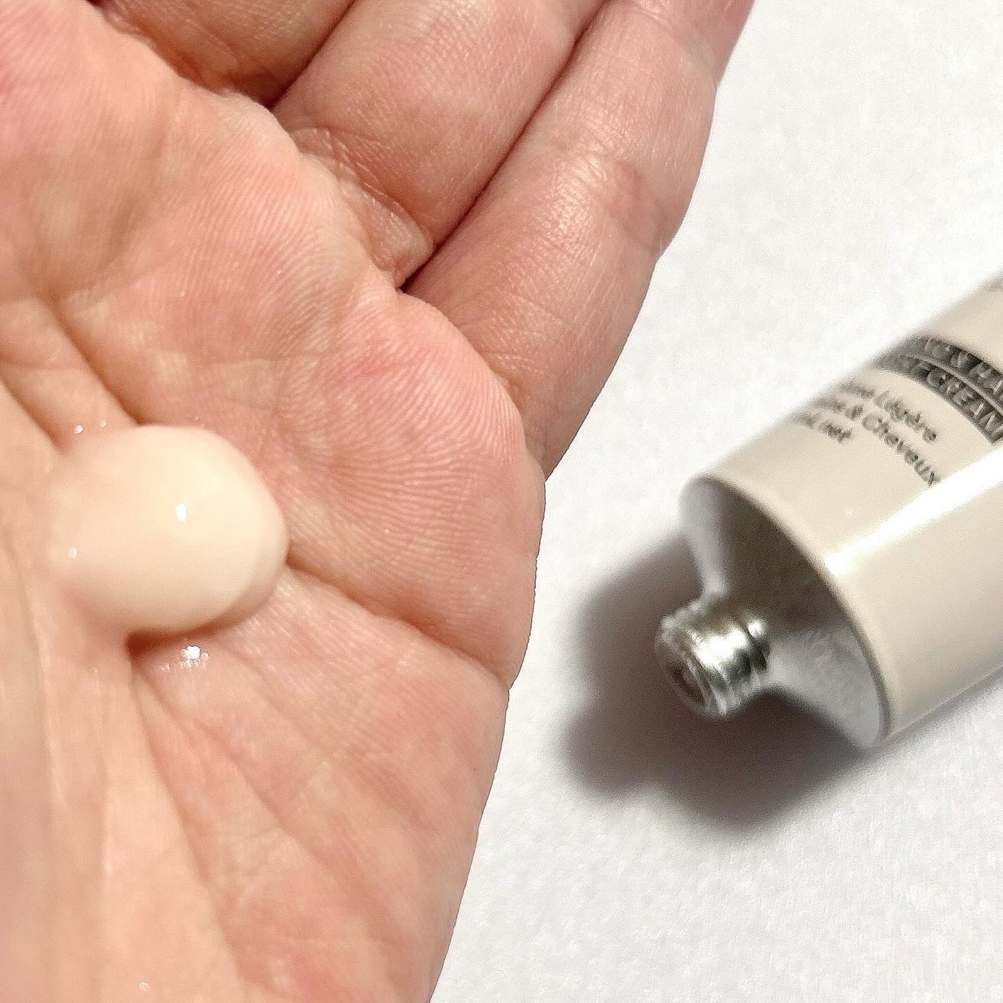 ハンド&ヘア ライトセラム/AUTHENTIC BEAUTY CONCEPT/ハンドクリームを使ったクチコミ(3枚目)