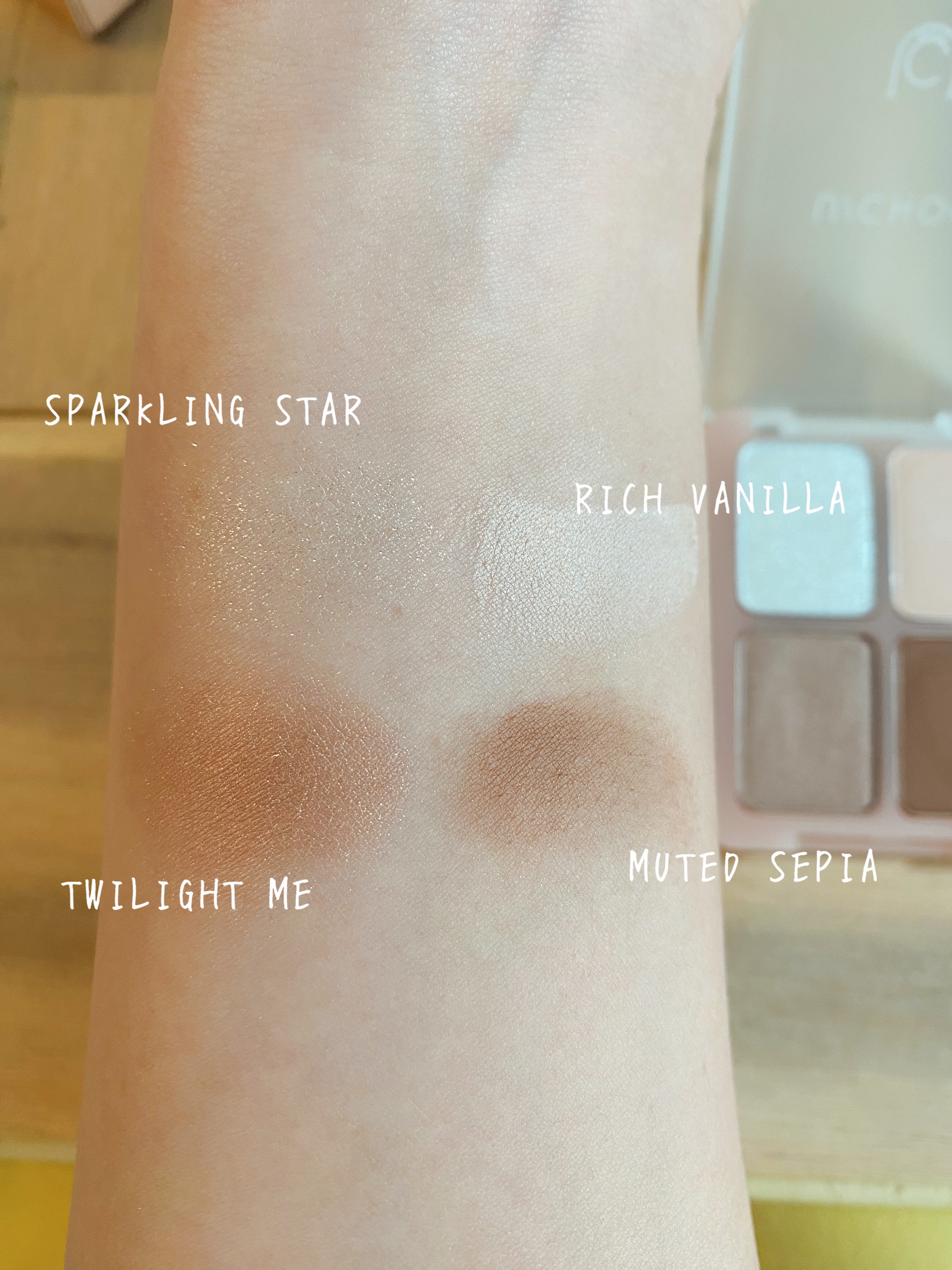  グラム アイ シャドウ スパークリングセピア(SPARKLING SEPIA)/U/CHOO/アイシャドウパレットを使ったクチコミ（3枚目）