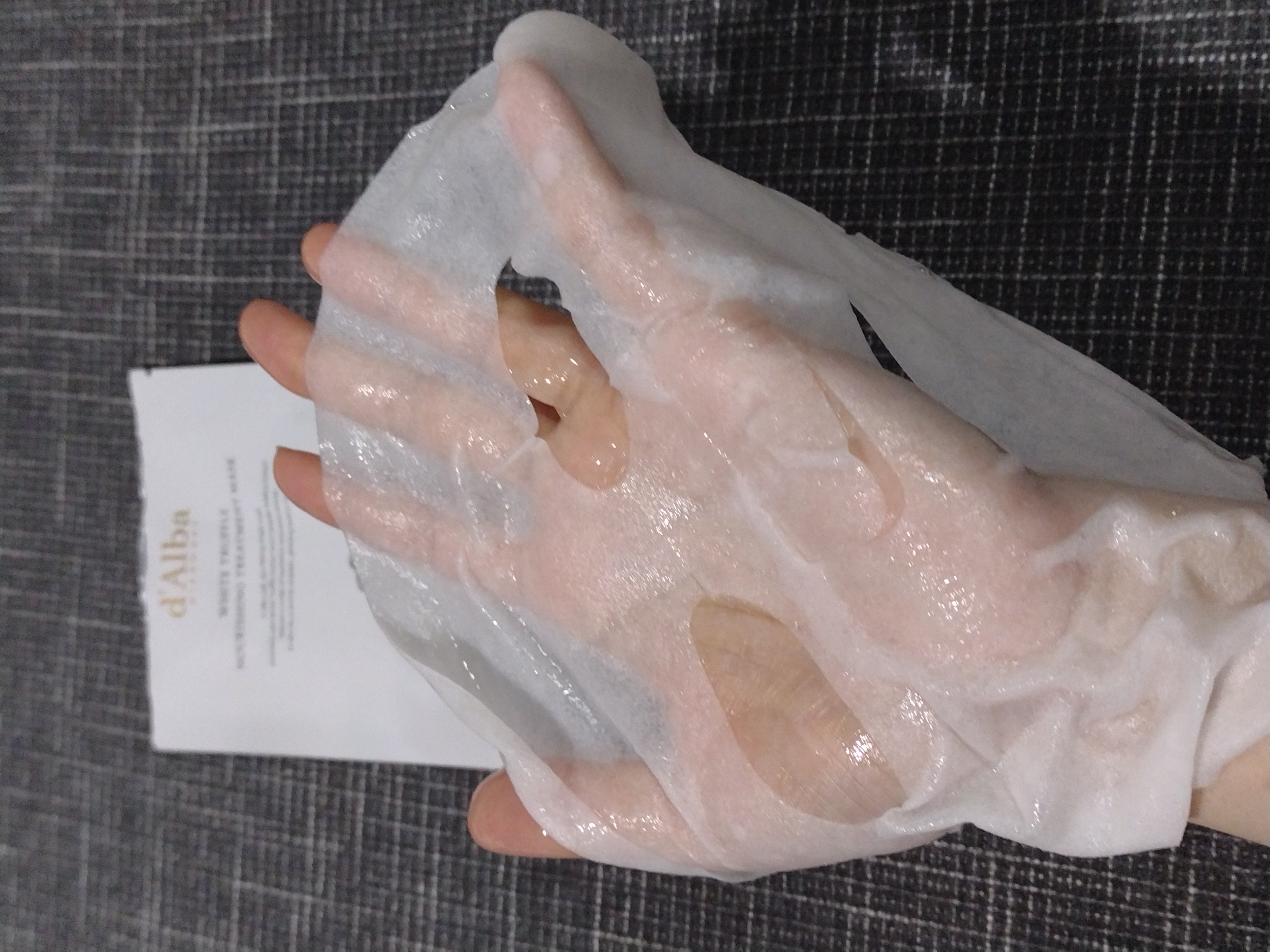 ホワイトトリュフナリシングトリートメントマスク 3枚/ダルバ/シートマスク・パックを使ったクチコミ（3枚目）