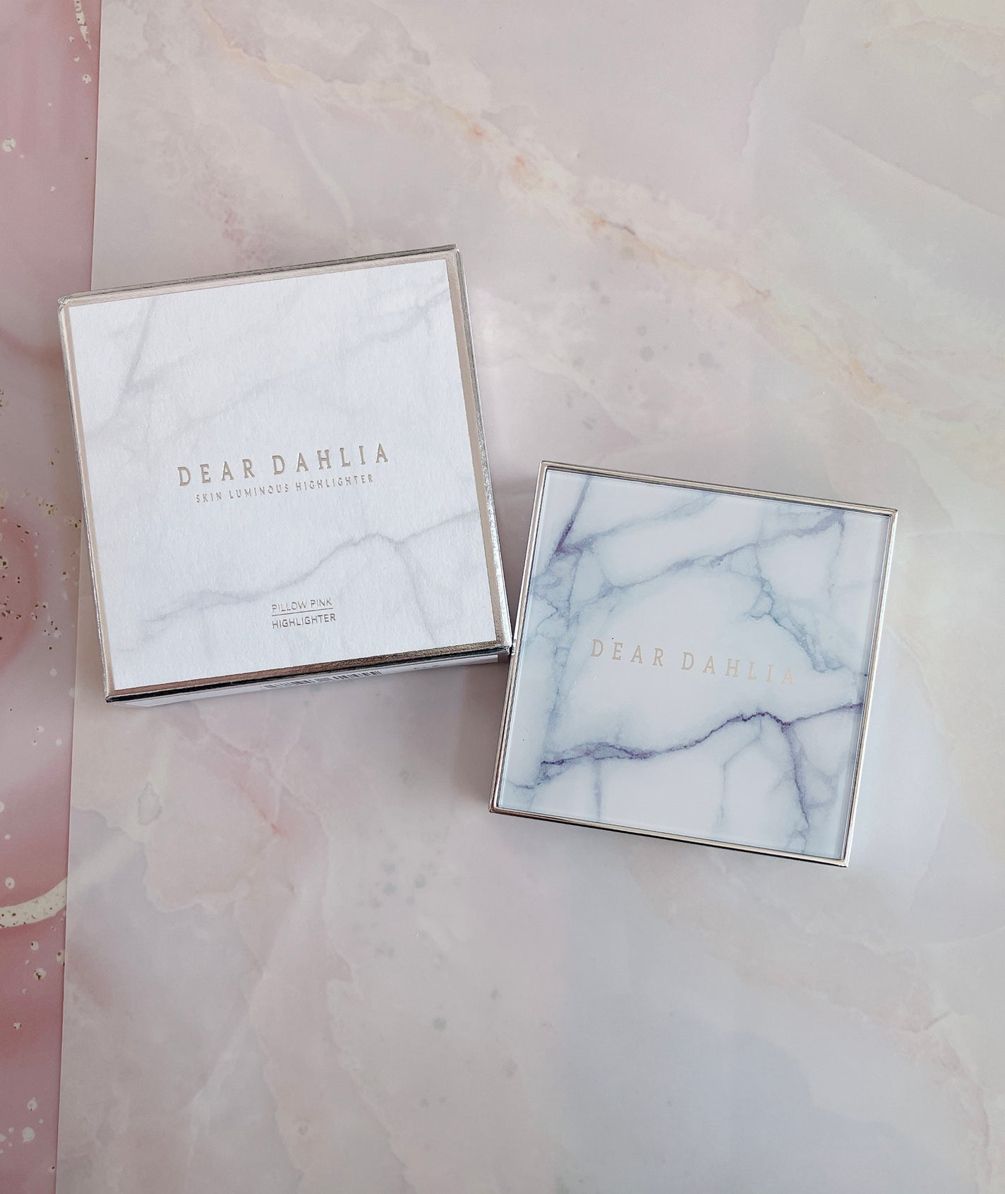 スキンルミナスハイライター/DEAR DAHLIA/パウダーハイライトを使ったクチコミ(2枚目)