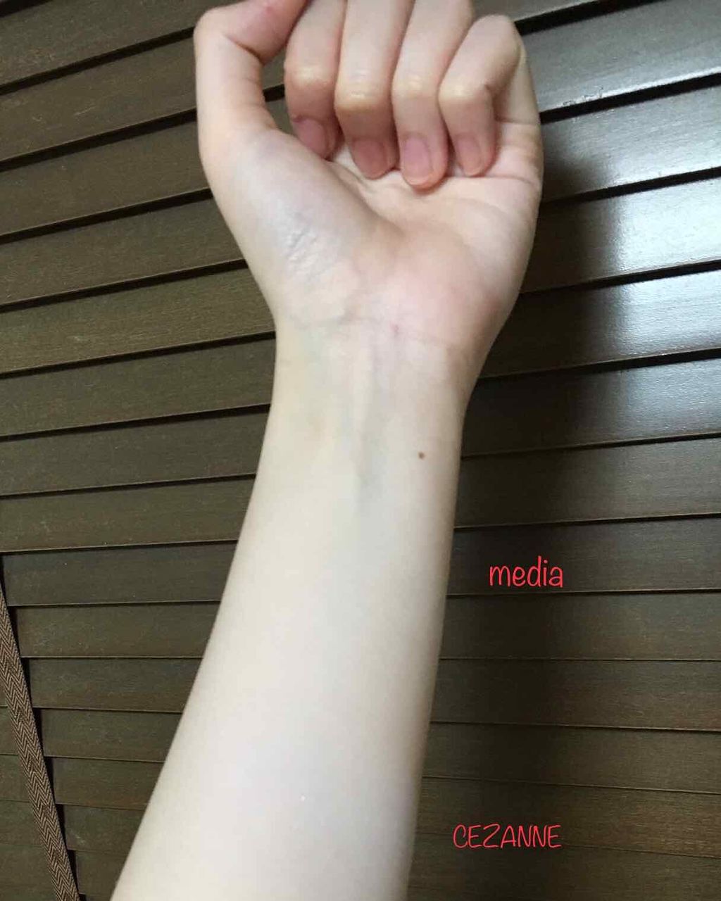 UVクリアフェイスパウダー/CEZANNE/プレストパウダーを使ったクチコミ(3枚目)