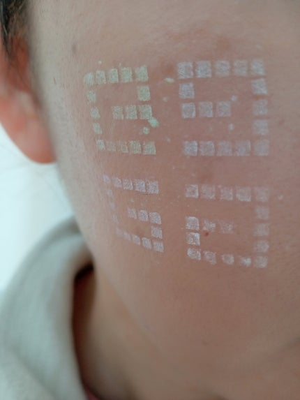 プリズム・リーブル/GIVENCHY/ルースパウダーを使ったクチコミ(6枚目)