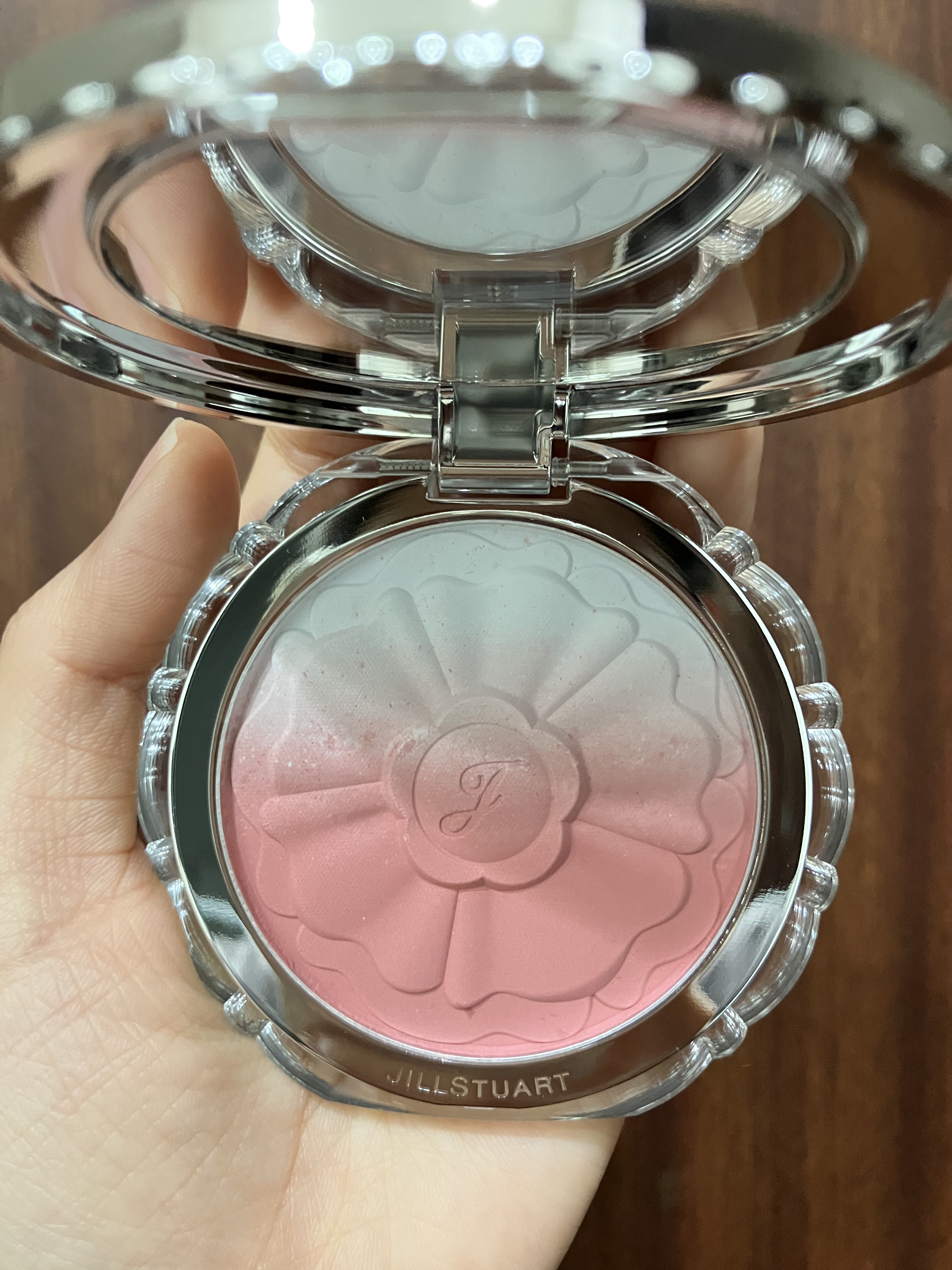 ジルスチュアート ブルームクチュール アイズ　ジュエルドブーケ/JILL STUART/アイシャドウパレットを使ったクチコミ（3枚目）