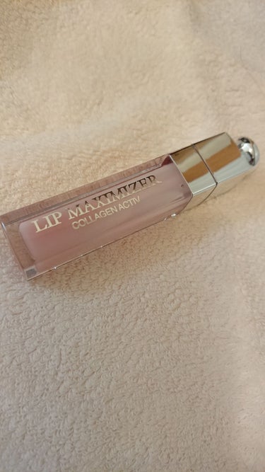 Dior アディクトリップ マキシマイザー 001です！😊


このリップは、ほぼ透明でうっすらピンクがかっているような色味になってます💄


このリップには、「カプサイシン」という成分（？）が入ってい