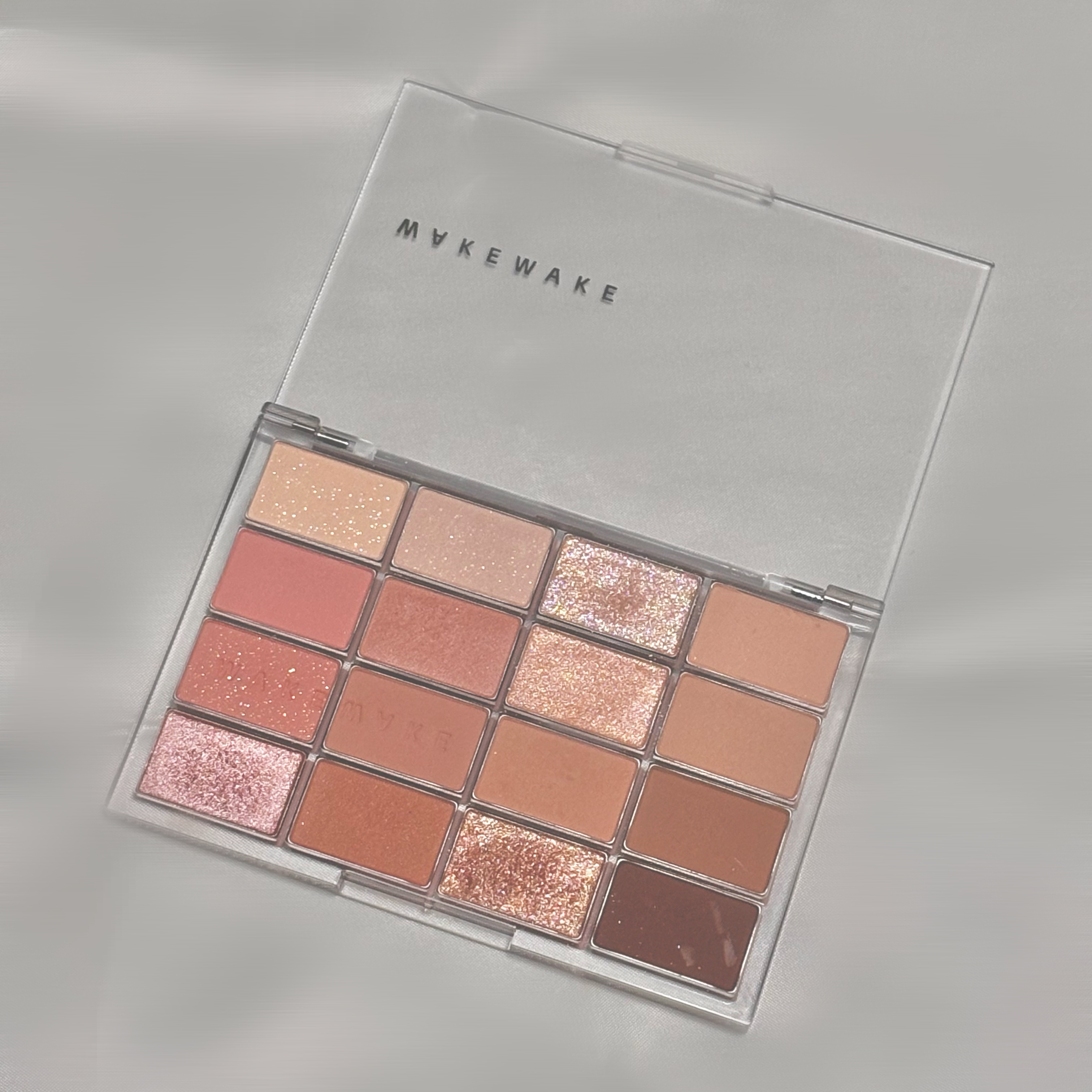 ソフトブラーリングアイパレット/wakemake/アイシャドウパレットを使ったクチコミ（1枚目）