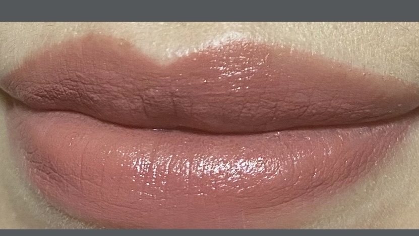 デアリングリィディスティンクトリップスティック/THREE/口紅を使ったクチコミ（2枚目）