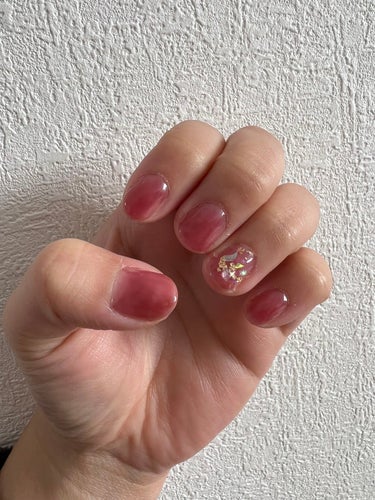 ネイル変えてみました〜💅
ダイソーのジェルネイル
いい色を見つけたので購入しました

21番のブラウンレッド🤎

透明感の強いピンクで何度も塗ると濃くなって
透き通った感じになりました‼︎

ずっとこう