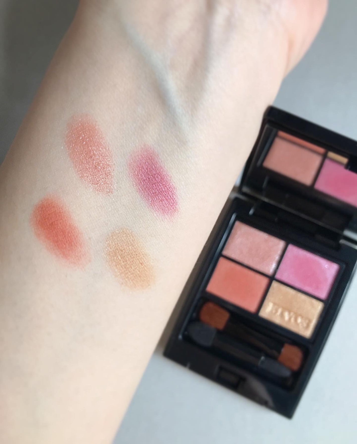 ミネラルクラッシィシャドー/エトヴォス/アイシャドウパレットを使ったクチコミ(4枚目)