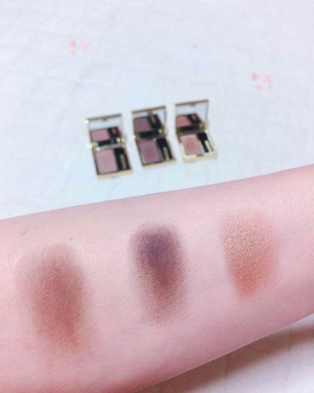 ビューティフルカラーアイシャドウ/エリザベス アーデン(海外)/単色アイシャドウを使ったクチコミ（3枚目）