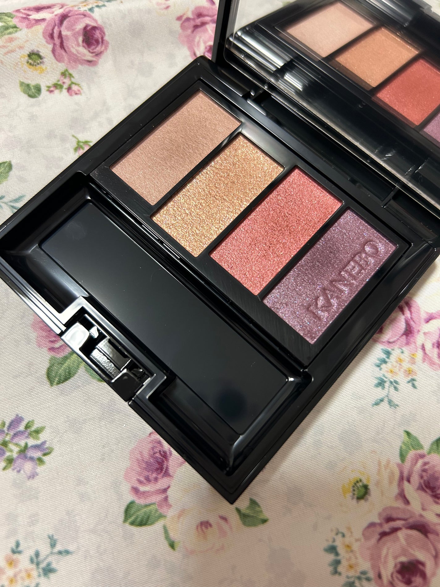 カラードシャドウ/KANEBO/アイシャドウパレットを使ったクチコミ(1枚目)