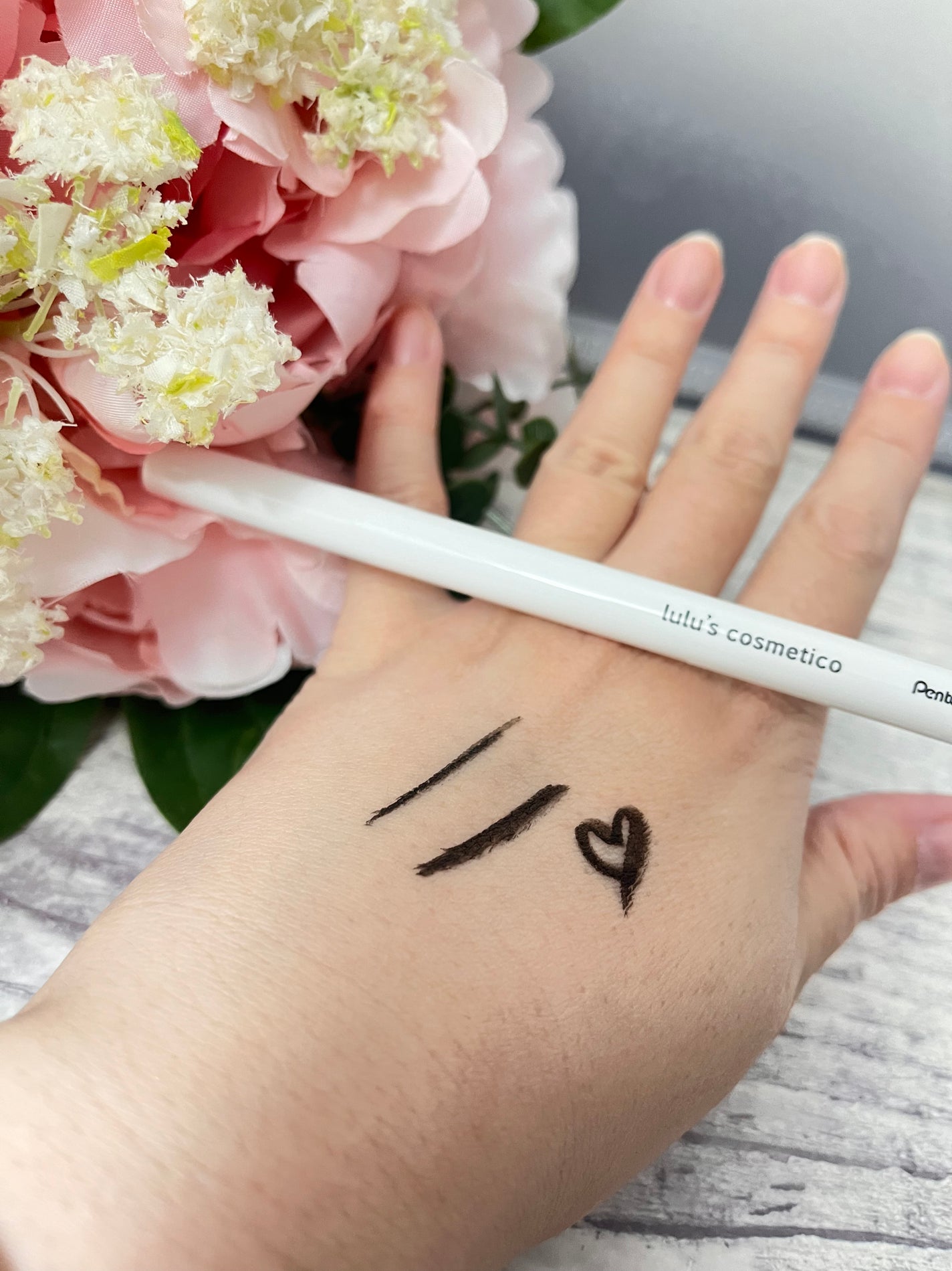 リキッドアイライナー/ルルズコスメティコ/リキッドアイライナーを使ったクチコミ(4枚目)