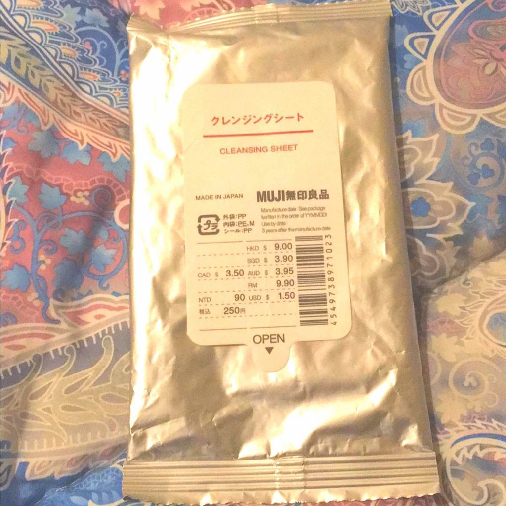 無印良品 クレンジングシートのクチコミ「🐻無印良品
     クレンジングシート 12枚入り
     税込250円 

携帯用メイク.....」（1枚目）