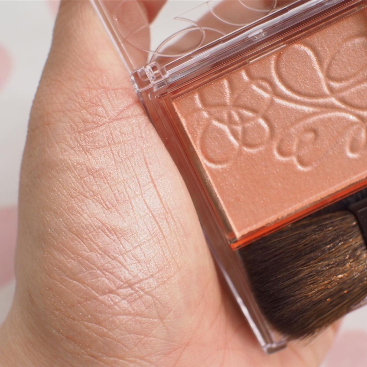 パールグロウニュアンサー/CEZANNE/パウダーハイライトを使ったクチコミ(2枚目)