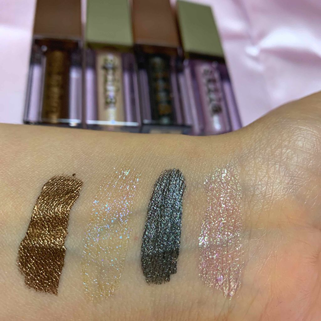 グリッター&グロウ リキッドアイシャドウ/stila/グリッターを使ったクチコミ（3枚目）