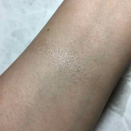 MegaGlo Highlighting Powder/wet 'n' wild/パウダーハイライトを使ったクチコミ(3枚目)
