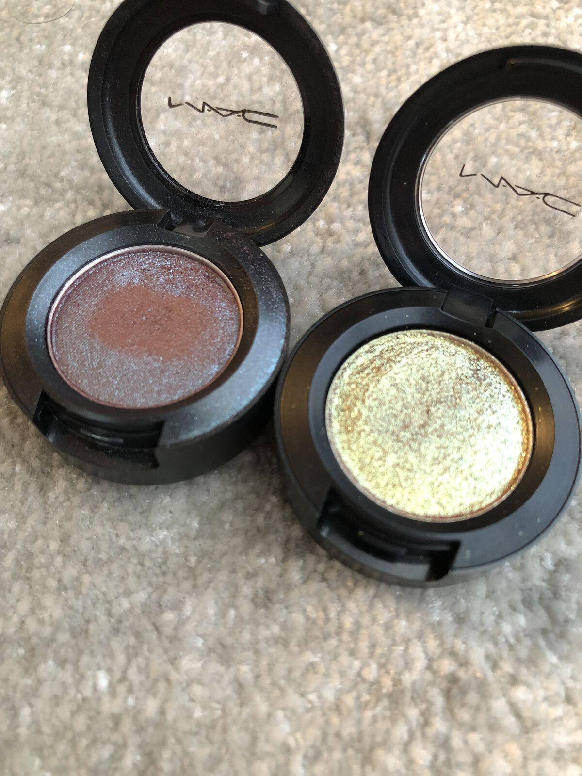 スモール アイシャドウ/M・A・C/単色アイシャドウを使ったクチコミ（2枚目）