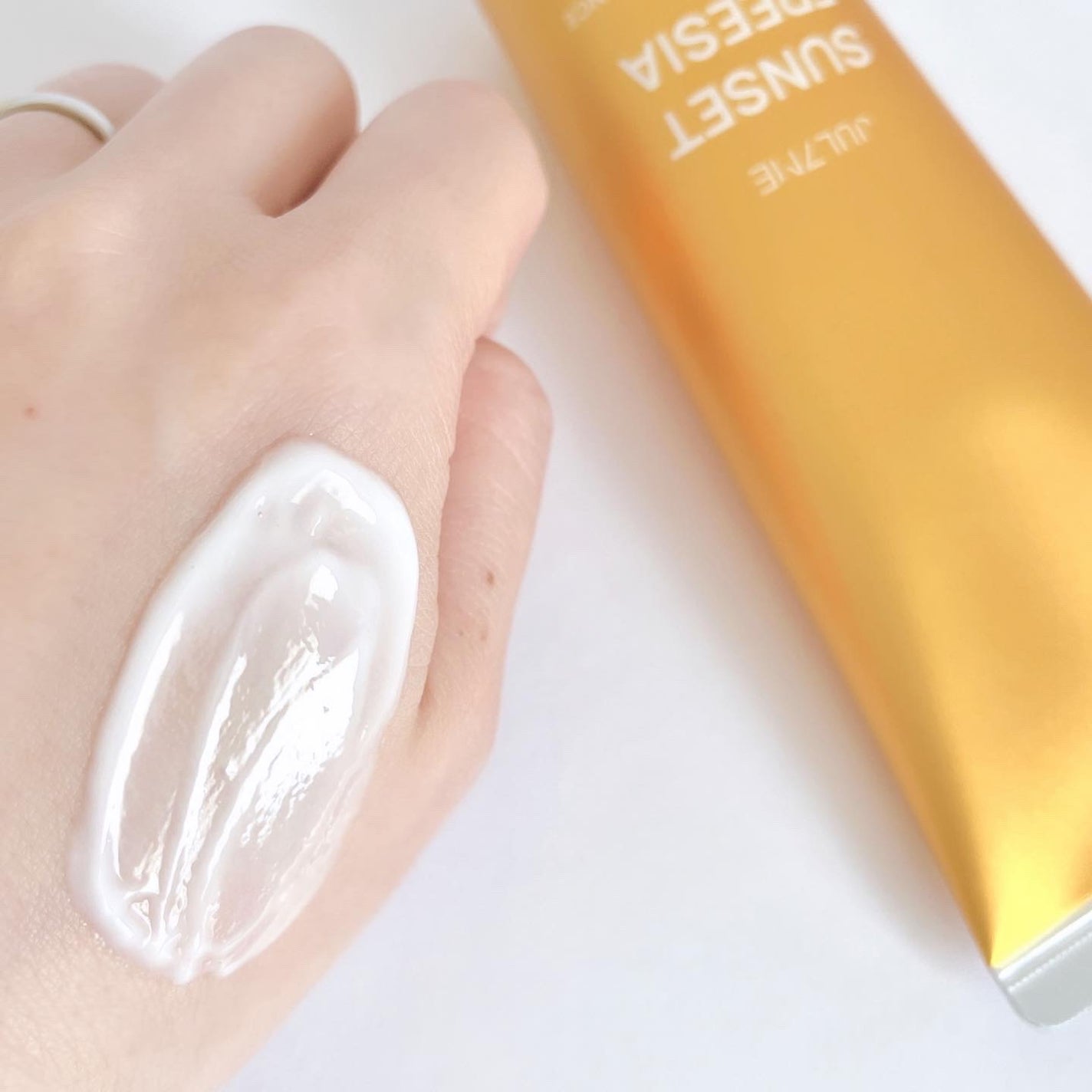 パフュームヘアエッセンス/JUL7ME/ヘアトリートメントを使ったクチコミ(4枚目)