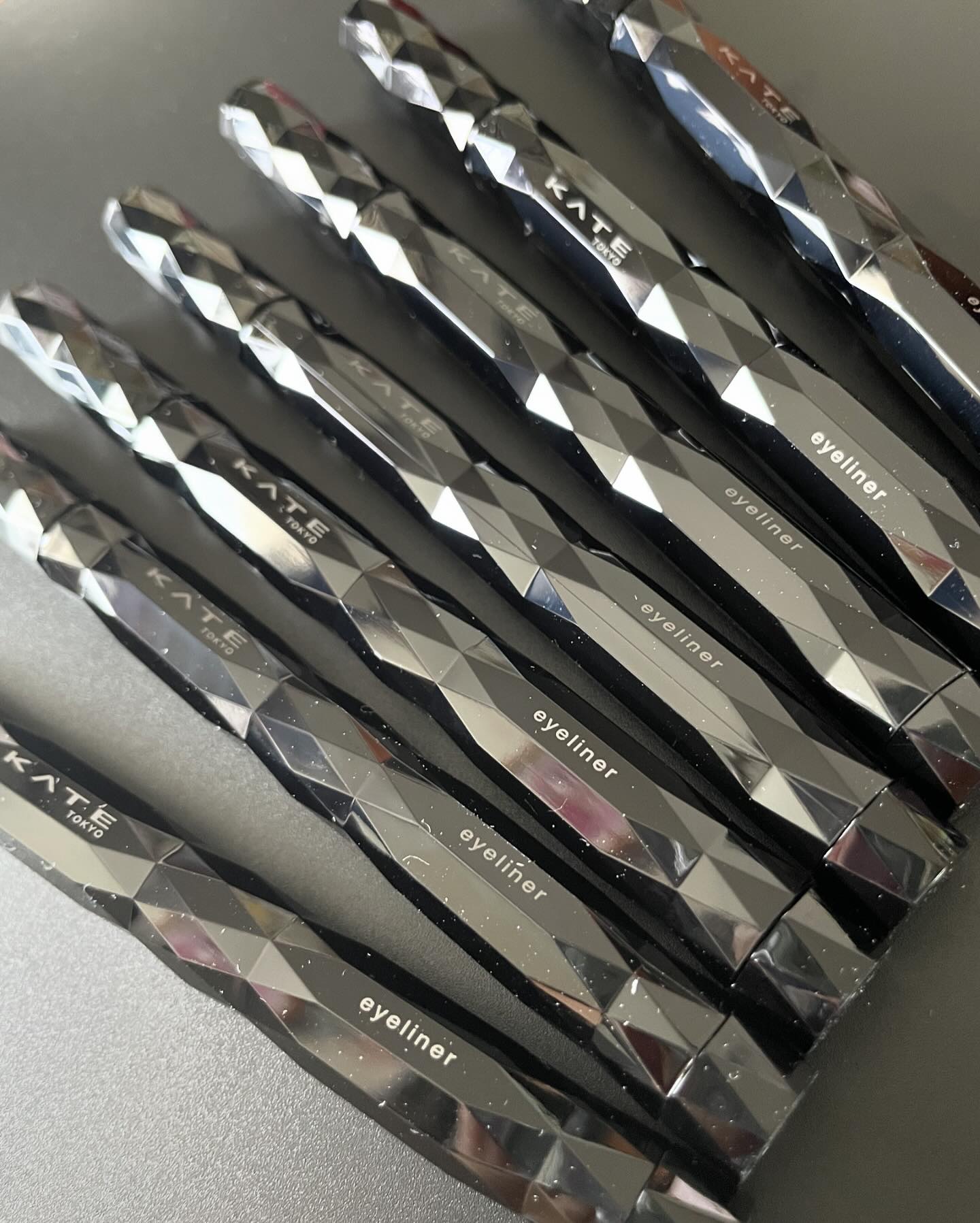 スーパーシャープライナーEX4.0 BK-1 漆黒ブラック(レフィル)/KATE/リキッドアイライナーを使ったクチコミ（1枚目）