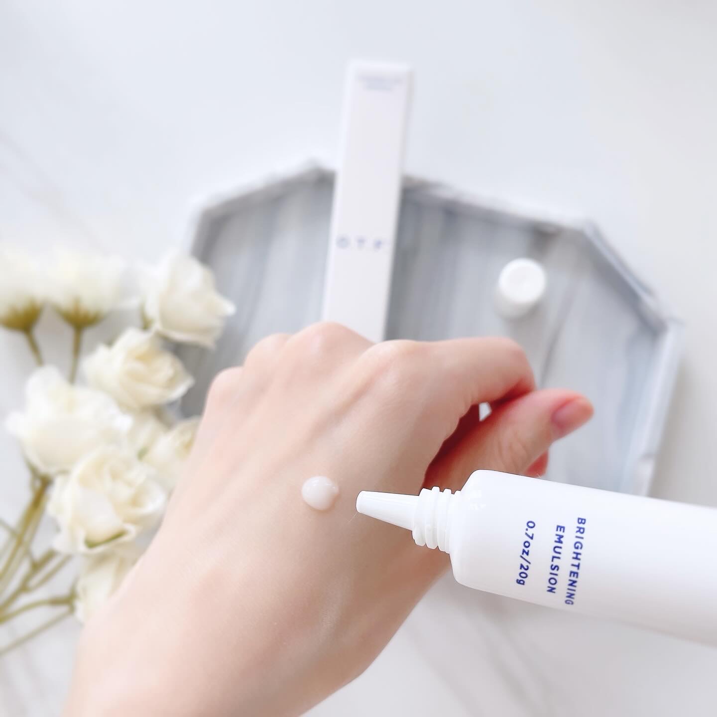 薬用ホワイトニングエマルジョンTA/O.T.F./乳液を使ったクチコミ（2枚目）