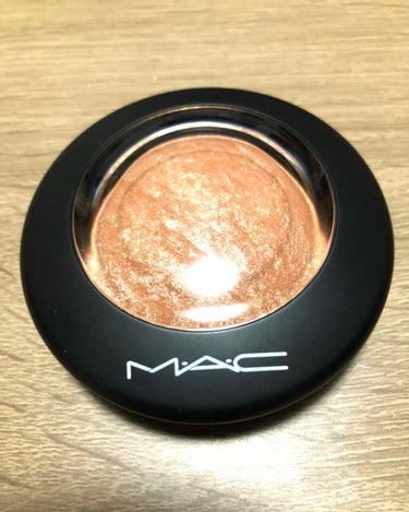 「MAC」

・ミネラライズ スキンフィニッシュ
    ソフト＆ジェントル

プチプラのハイライトが続いたので
デパコスも...𓀎𓀎𓀎𓀎
やっぱりデパコスなだけあって
粉飛びが少ない！！
セザンヌのパ