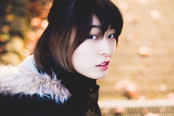 【ブルべ冬の特徴とは?】似合う色・似合わない色を知ってメイクや髪色を楽しもう!