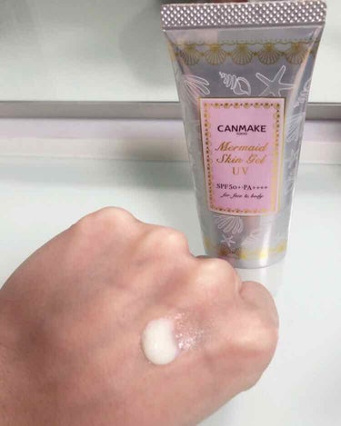 •CANMAKE マーメイドスキンジェルUV
SPF50+ PA +++

塗ると透明になる化粧下地！
なので、カバー力はありません。

ジェルっぽく、伸びが良い。
ほんのりトーンアップしてくれるし
日