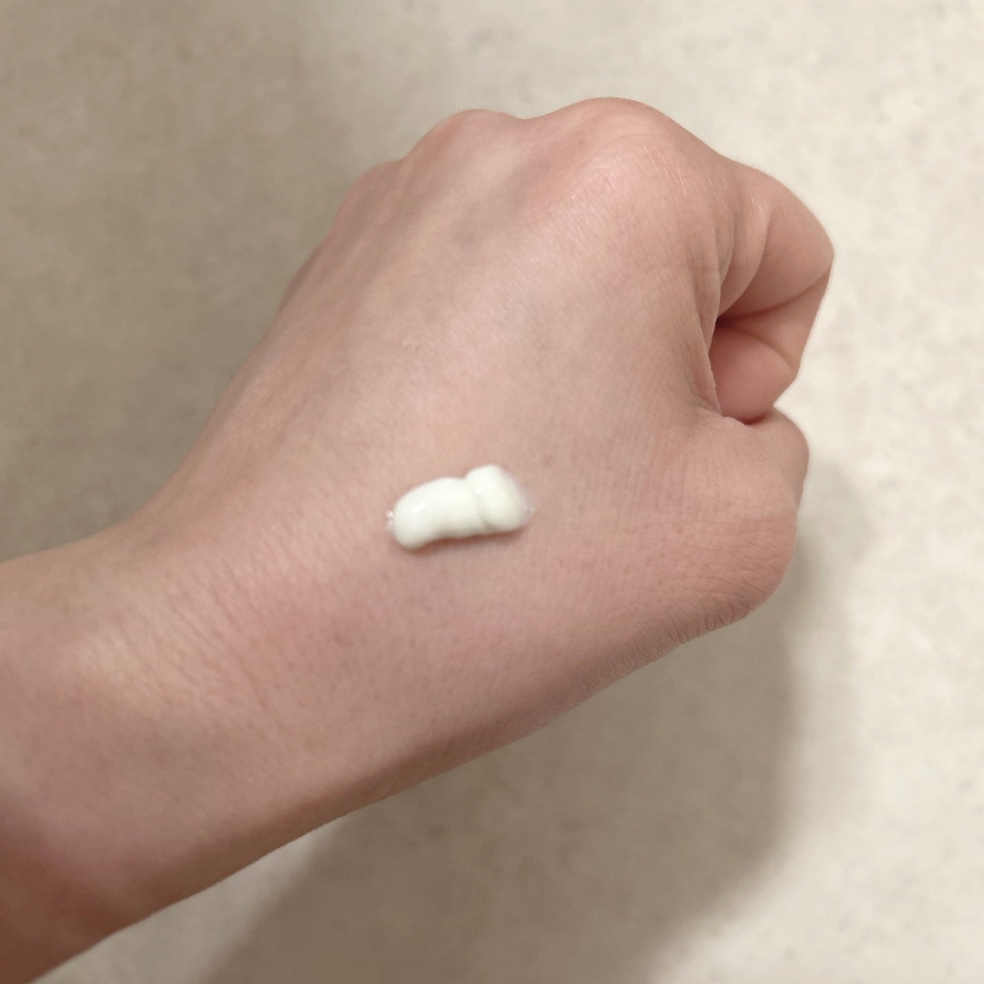 ディセンシア フローレス UVプロテクター/DECENCIA/日焼け止めローションを使ったクチコミ(2枚目)