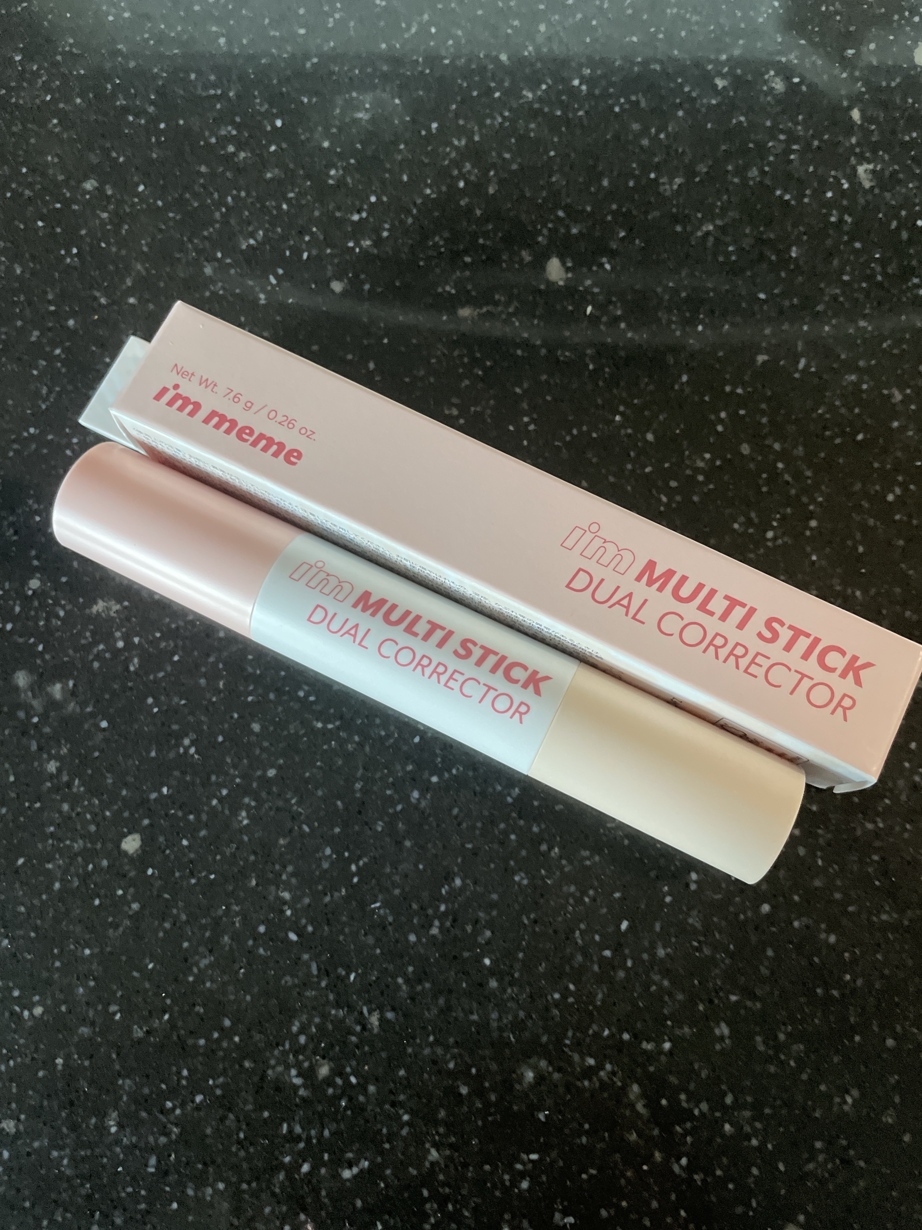 アイムマルチスティックデュアルコレクター 001 マーブルベージュ×ソフトピンク/i’m meme/スティックコンシーラーを使ったクチコミ（1枚目）