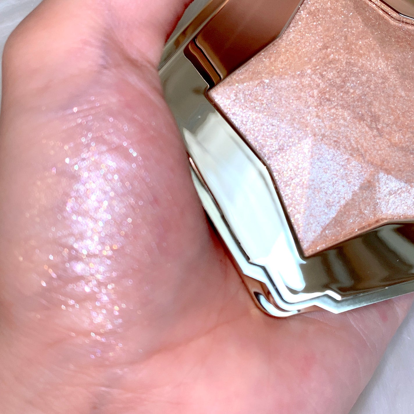 スターダストダイヤモンドハイライトパウダー/PERFECT DIARY/パウダーハイライトを使ったクチコミ(2枚目)