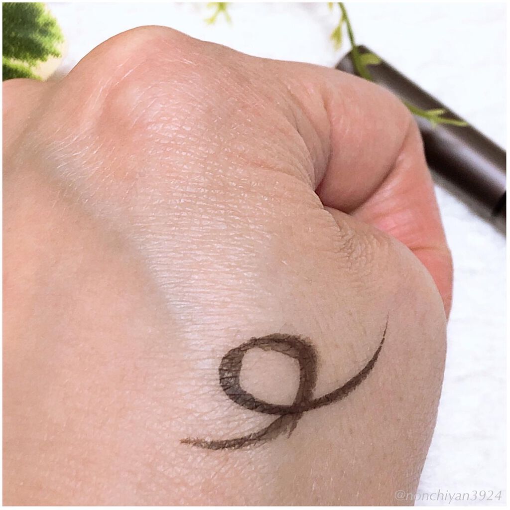 スキルレスライナー/LUMIURGLAS/リキッドアイライナーを使ったクチコミ(2枚目)