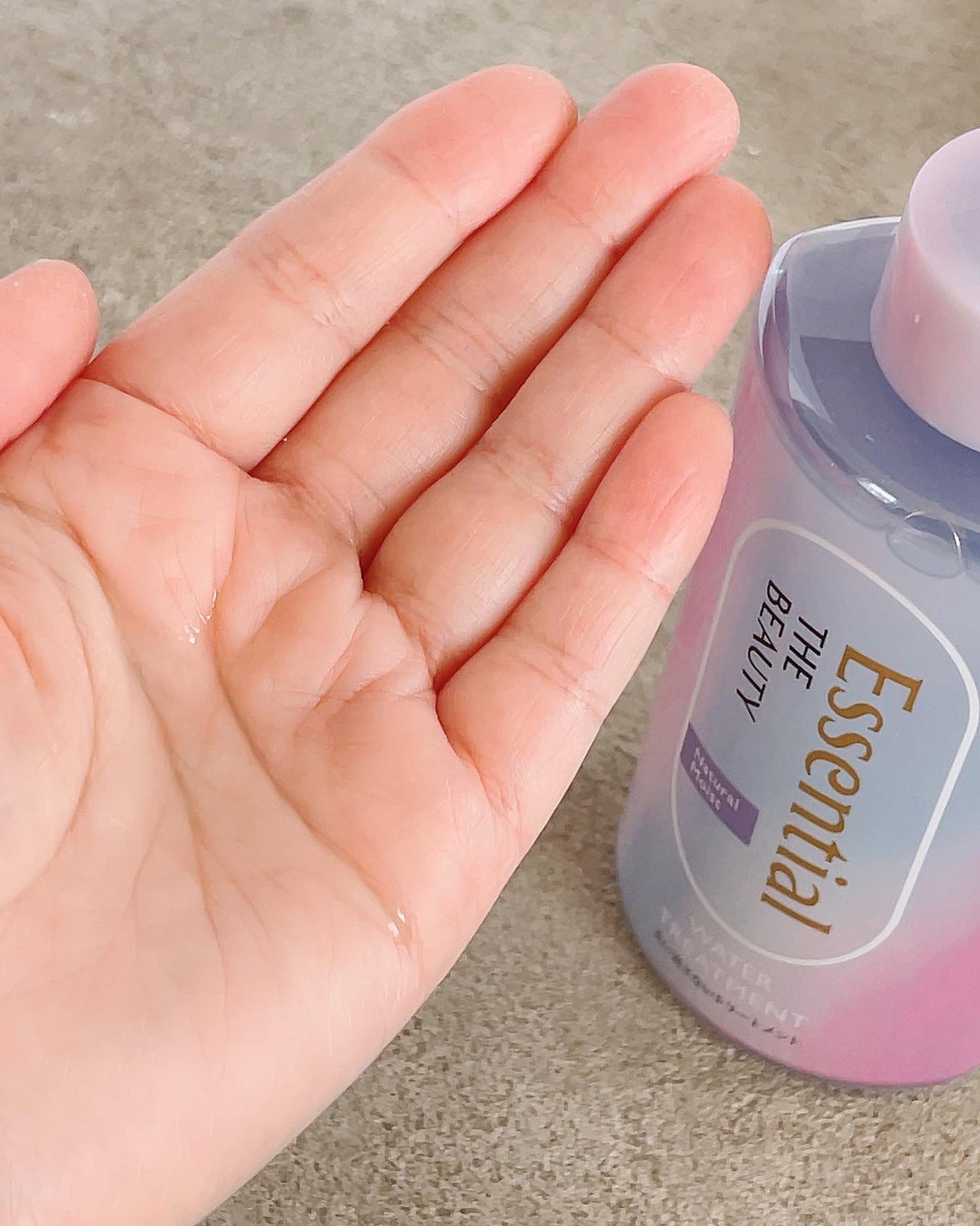 エッセンシャル プレミアム ウォータートリートメント ナチュラルモイスト/エッセンシャル/アウトバストリートメントを使ったクチコミ(4枚目)