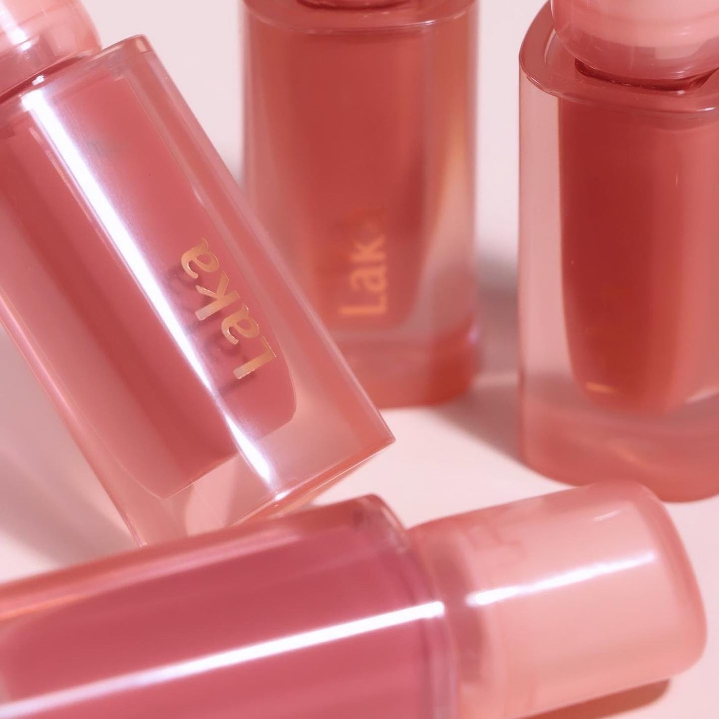 yuno on LIPS 「【 @laka.official】いま大人気のLAKAのリップ..」(2枚目)