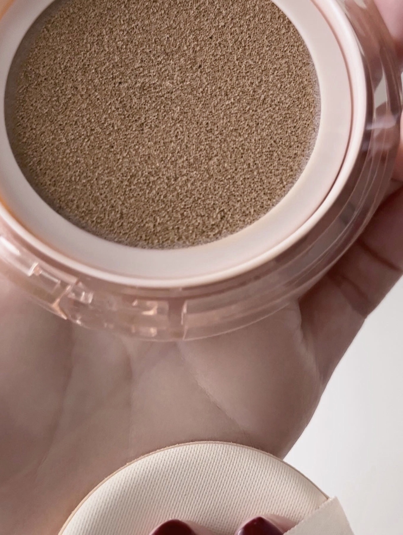 ヌードカーミンググロークッション/MAKE9/クッションファンデーションを使ったクチコミ（3枚目）