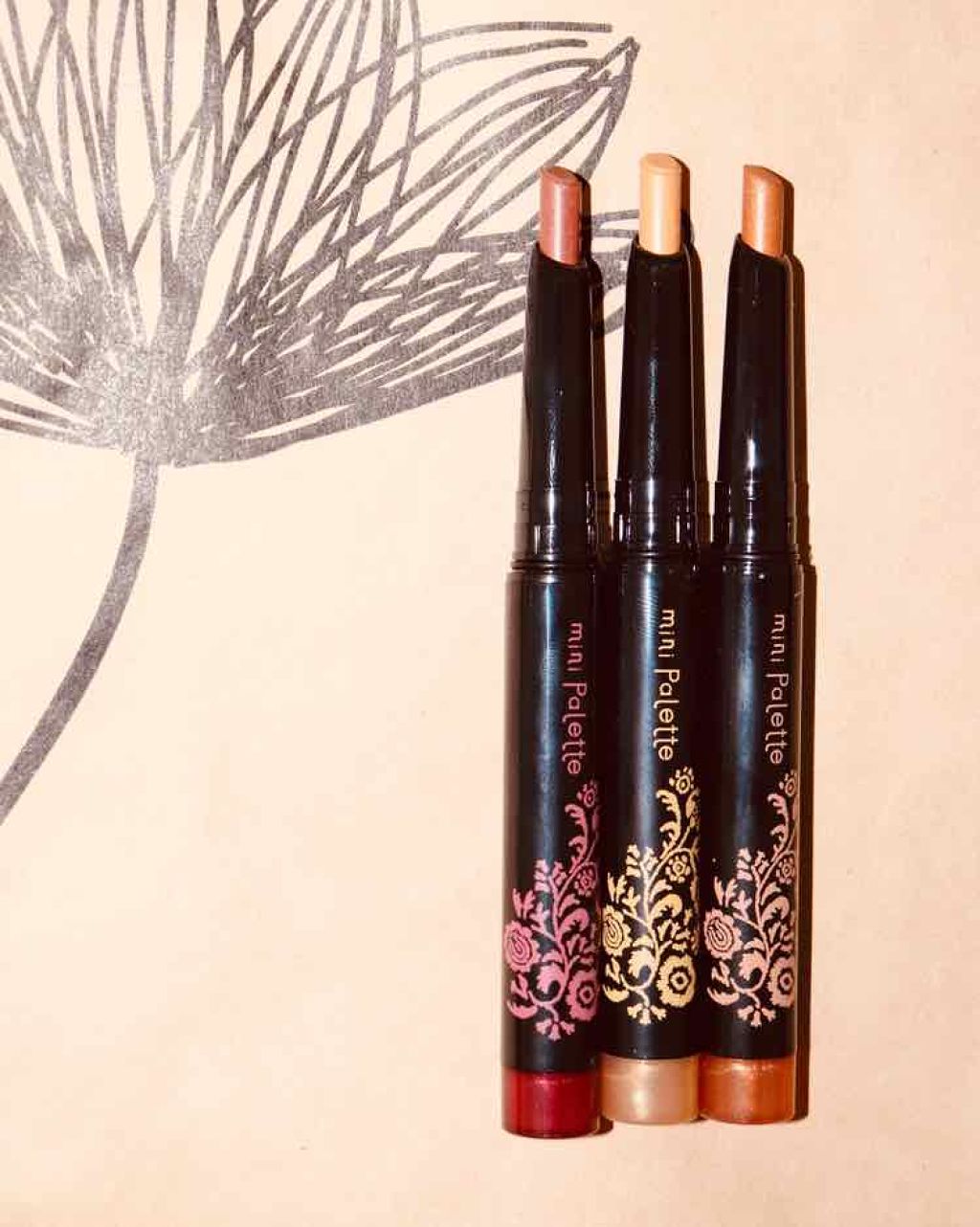 アイグロススティック/mini Palette(ミニパレット)/スティックアイシャドウを使ったクチコミ(2枚目)