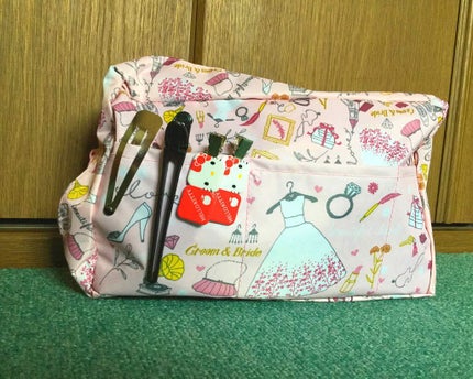 ゆーこ on LIPS 「いっぱい詰めれる今月のゼクシィ付録💕中にはポケットもたくさんあ..」(1枚目)