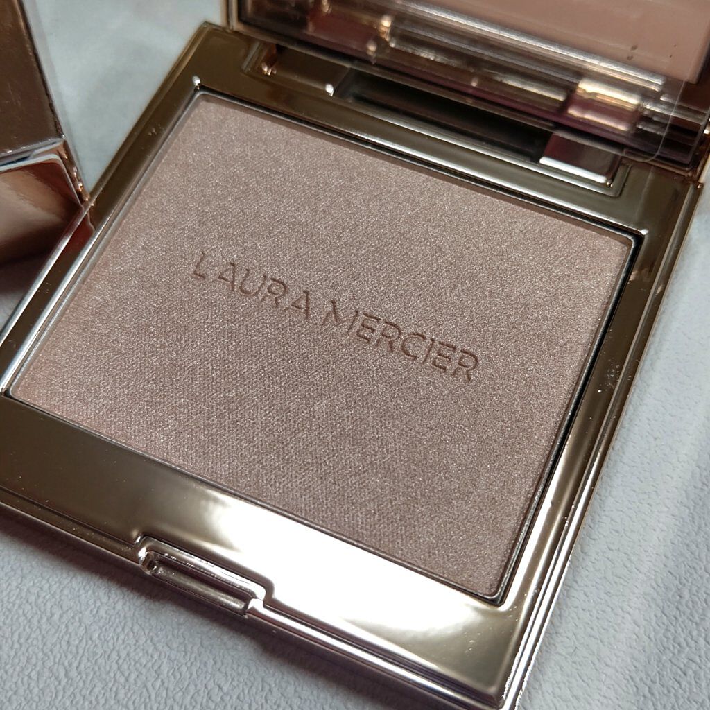 ローズグロウ イルミネーター /ローラ メルシエ/プレストパウダーを使ったクチコミ（2枚目）