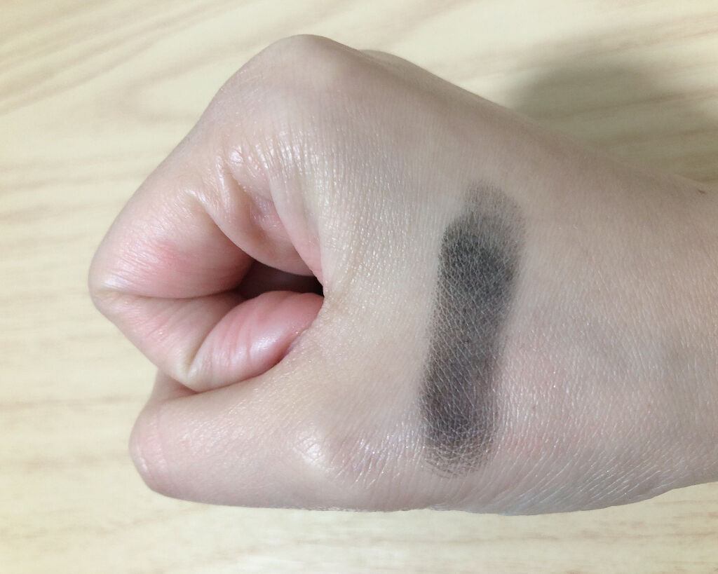 スモール アイシャドウ カーボン/M・A・C/単色アイシャドウを使ったクチコミ（2枚目）