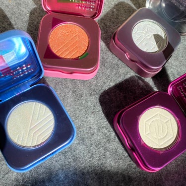 space age highlighter/Kaleidos Makeup/ハイライトを使ったクチコミ（3枚目）