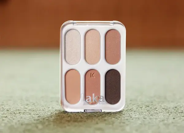 Laka「フォーエバー6アイパレット」から新色が仲間入りの画像