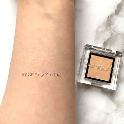 アディクション ザ アイシャドウ スパークル/ADDICTION/単色アイシャドウを使ったクチコミ(4枚目)