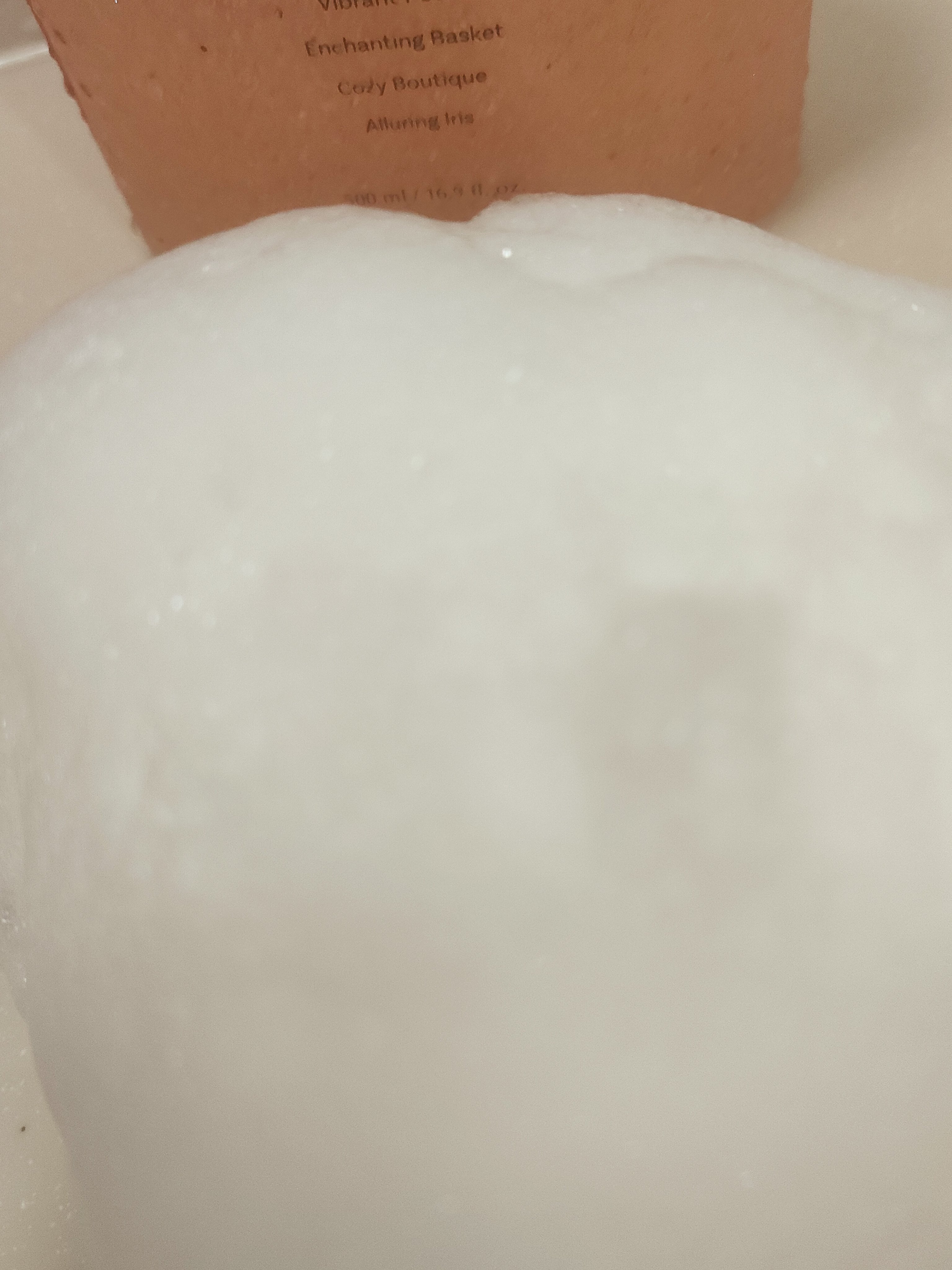 スクラブボディウォッシュ フラワーマーケット ホワイトチューリップ/LUV SCENT/ボディスクラブを使ったクチコミ（3枚目）