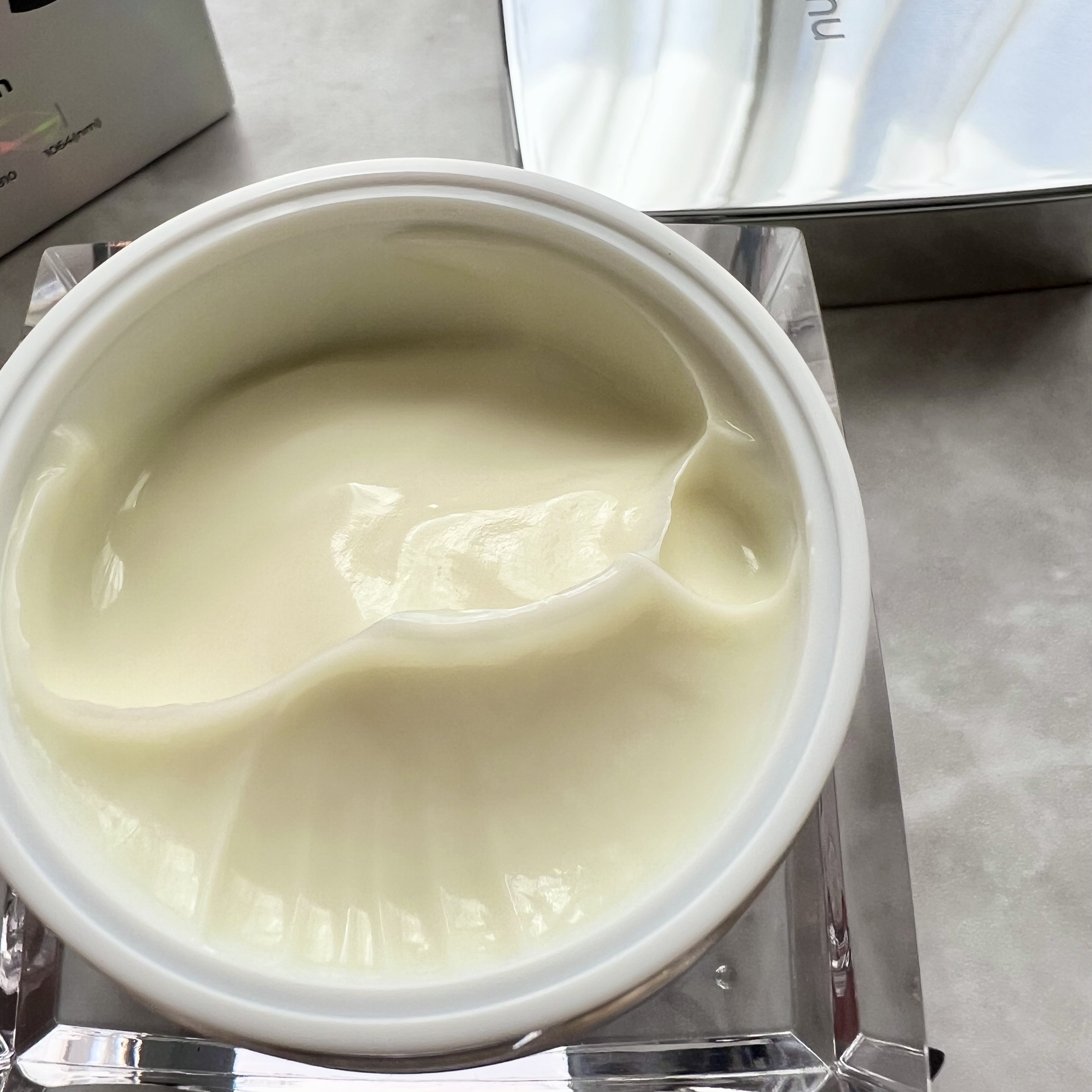 5番 白玉グルタチオンCメラゼロクリーム/numbuzin/フェイスクリームを使ったクチコミ（3枚目）