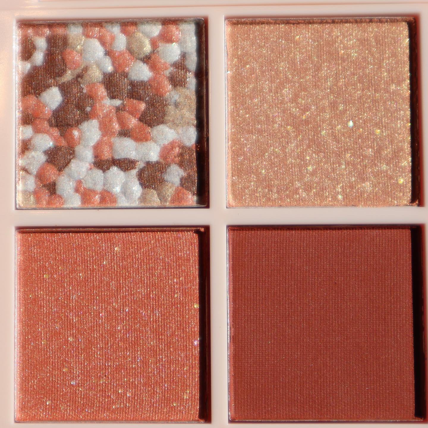 レブロン ダズル アイシャドウ クアッド/REVLON/アイシャドウパレットを使ったクチコミ（3枚目）