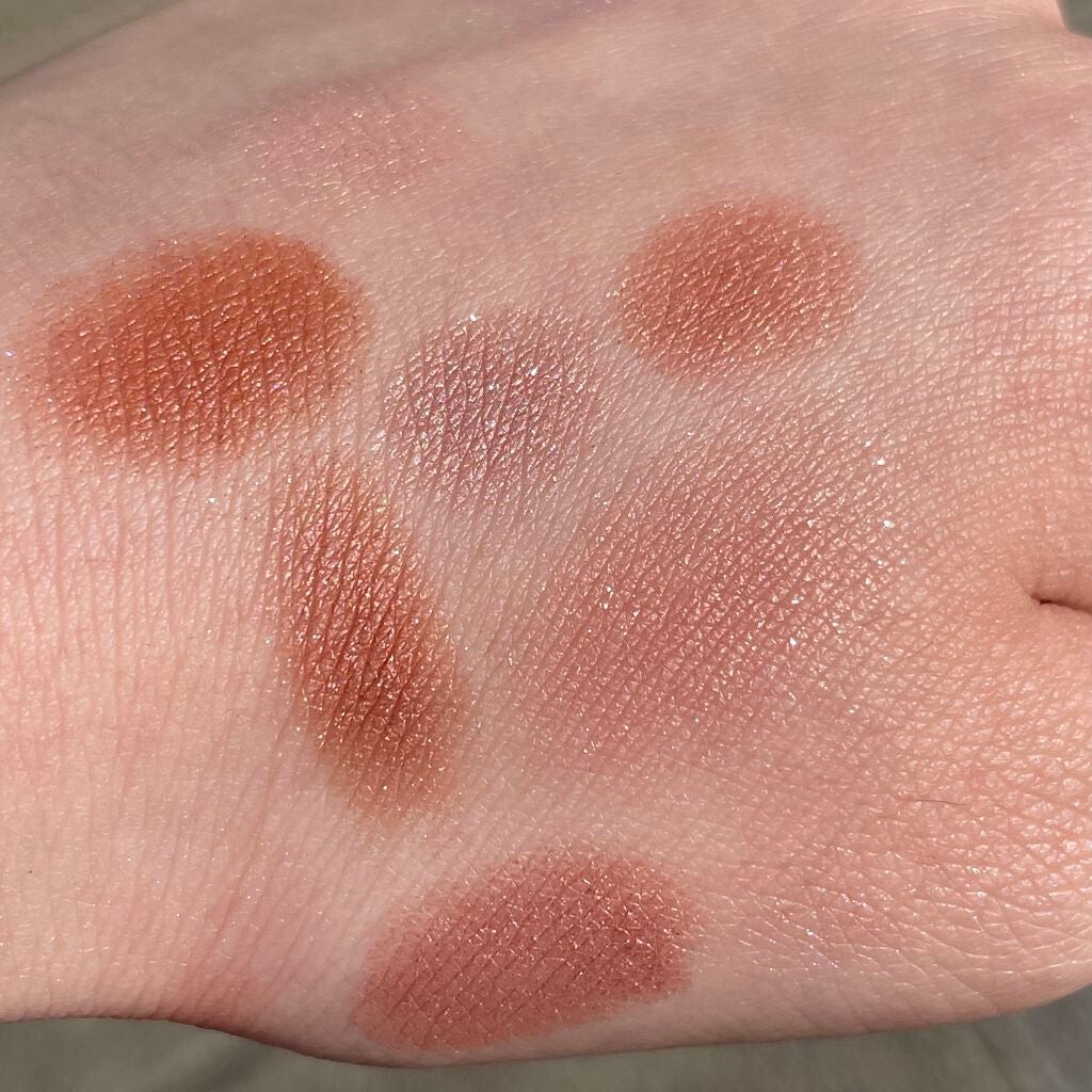 リップおた on LIPS 「パーフェクトスタイリストアイズ19右上とマジョマジョのシナモン..」(1枚目)