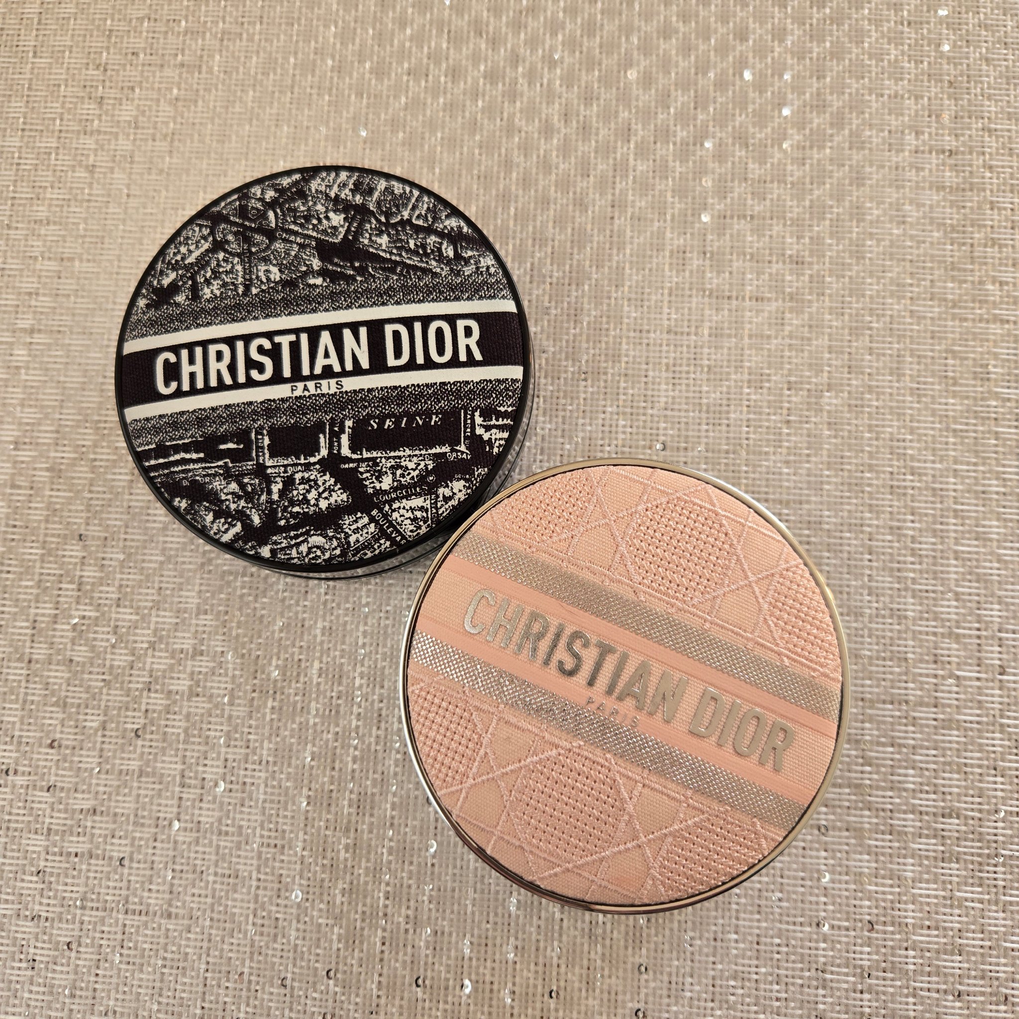 ディオールスキン フォーエヴァー クッション ケース（数量限定品） ピンク エンブロイダード カナ―ジュ ケース/Dior/その他化粧小物を使ったクチコミ（1枚目）