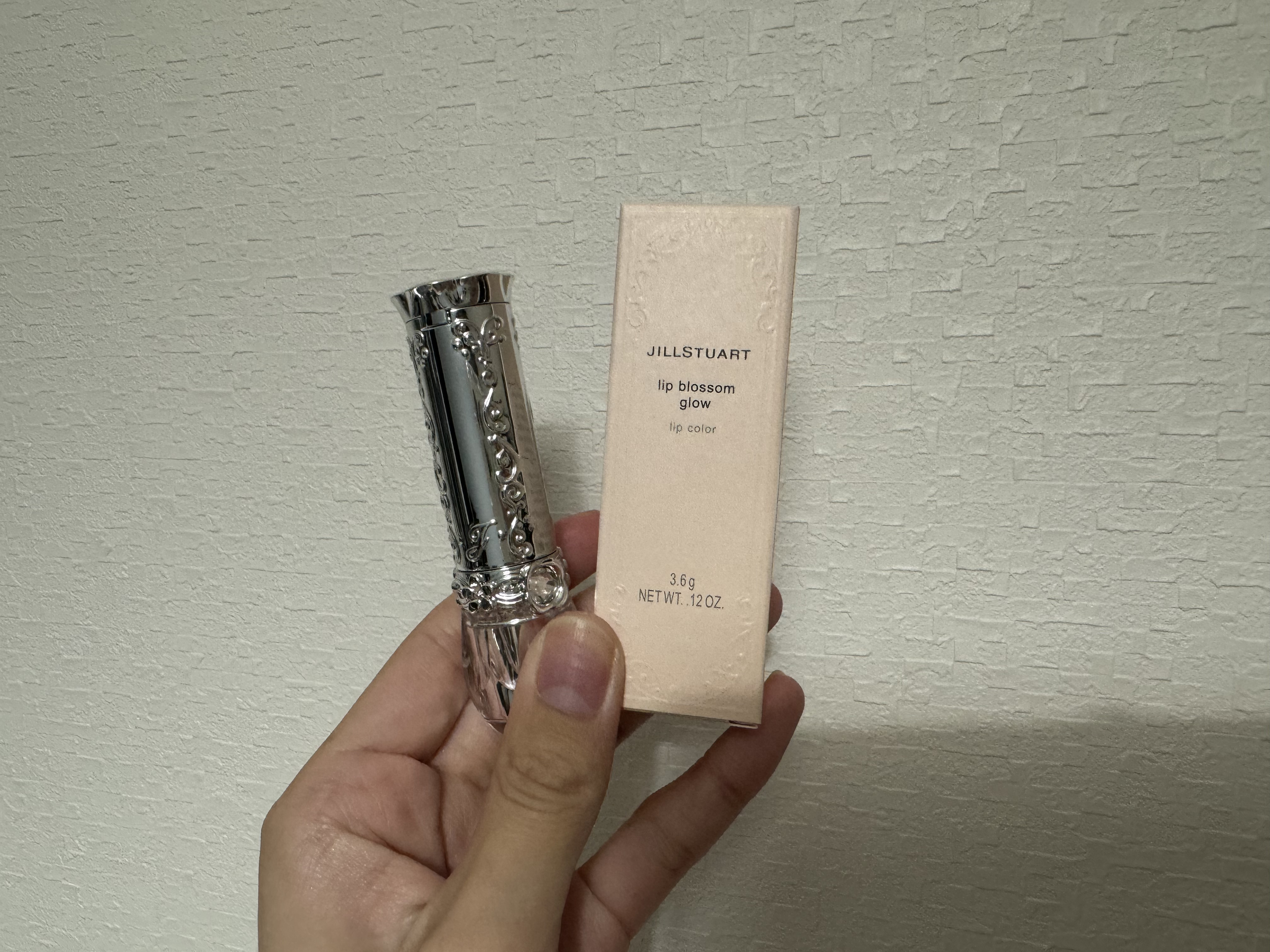 ジルスチュアート　リップブロッサム グロウ 04 milky magnolia/JILL STUART/口紅を使ったクチコミ（1枚目）