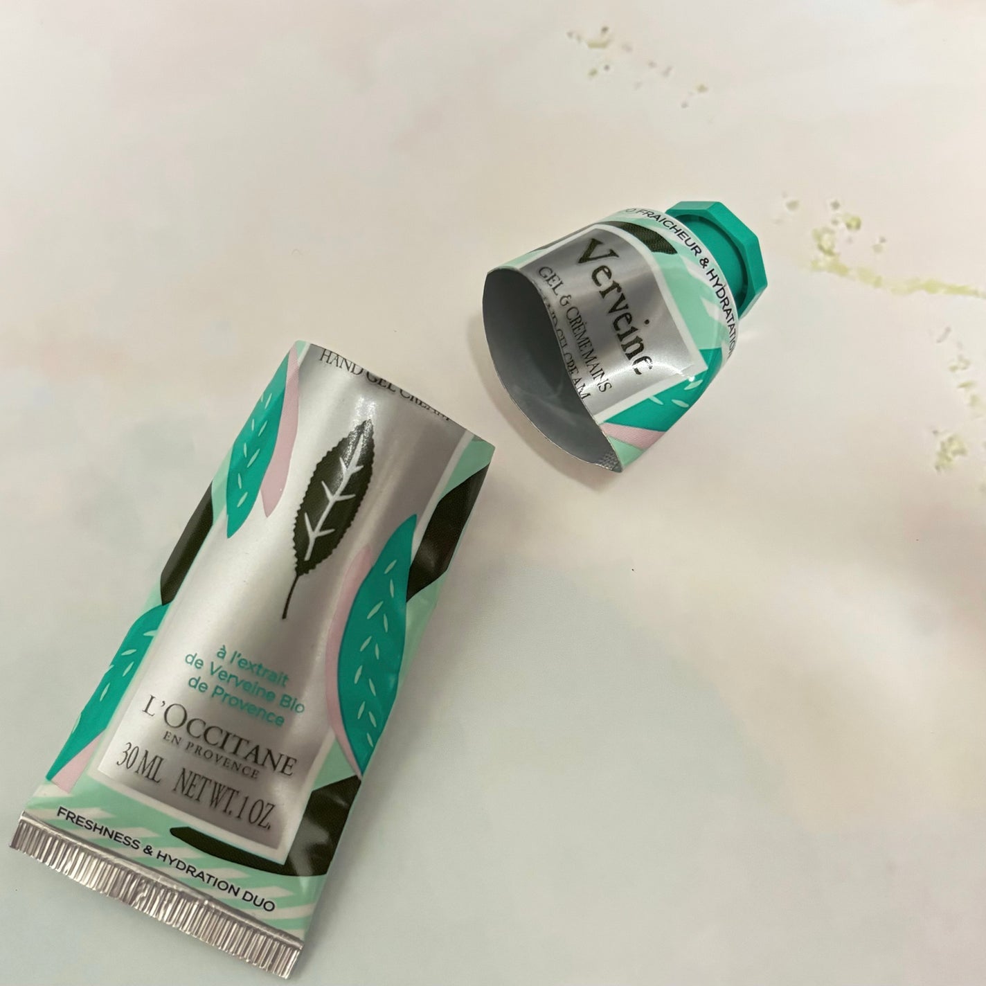 ヴァーベナ バイカラーハンドクリーム/L'OCCITANE/ハンドクリームを使ったクチコミ(1枚目)