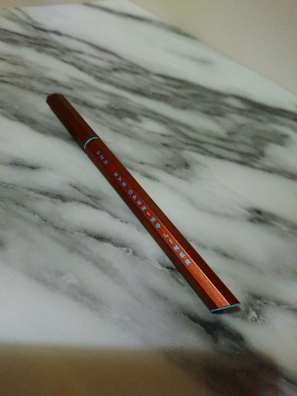 EYE OPENING LINER/UZU BY FLOWFUSHI/リキッドアイライナーを使ったクチコミ（2枚目）