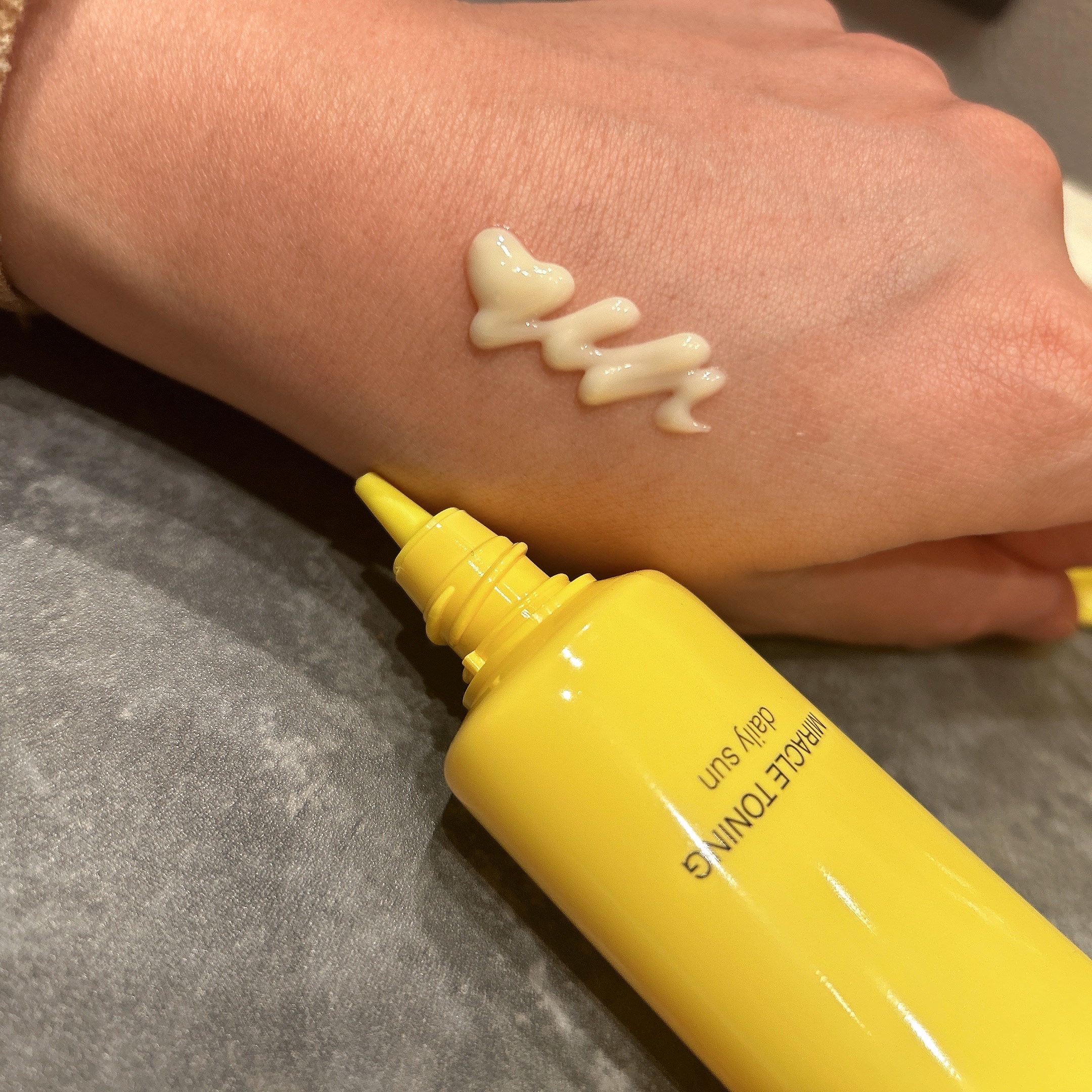 ミラクルトーニング デイリーサン/OHUI/日焼け止めミルクを使ったクチコミ（3枚目）