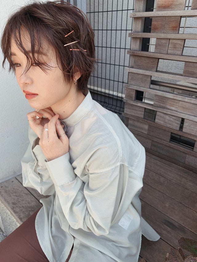 ショートカットの女性